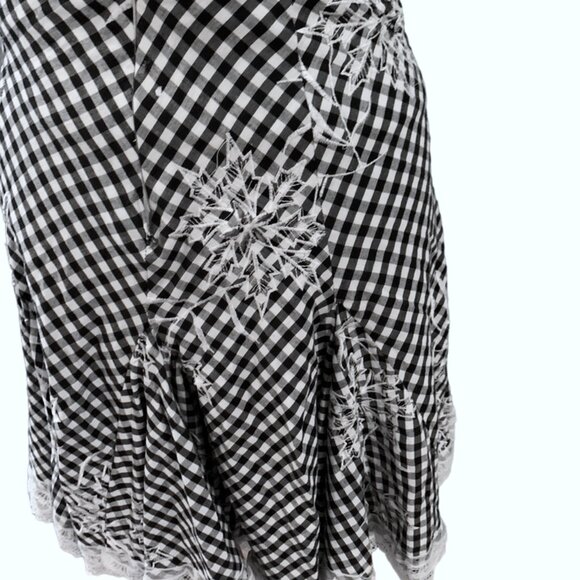 Vintage Mid-length skirt black & white check pattern & floral embroidery Small - Picture 3 of 6